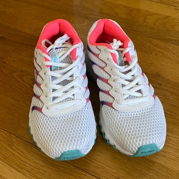 K-Swiss Shoes - K-Swiss Comfort Tubes Sneakers Size 6.5